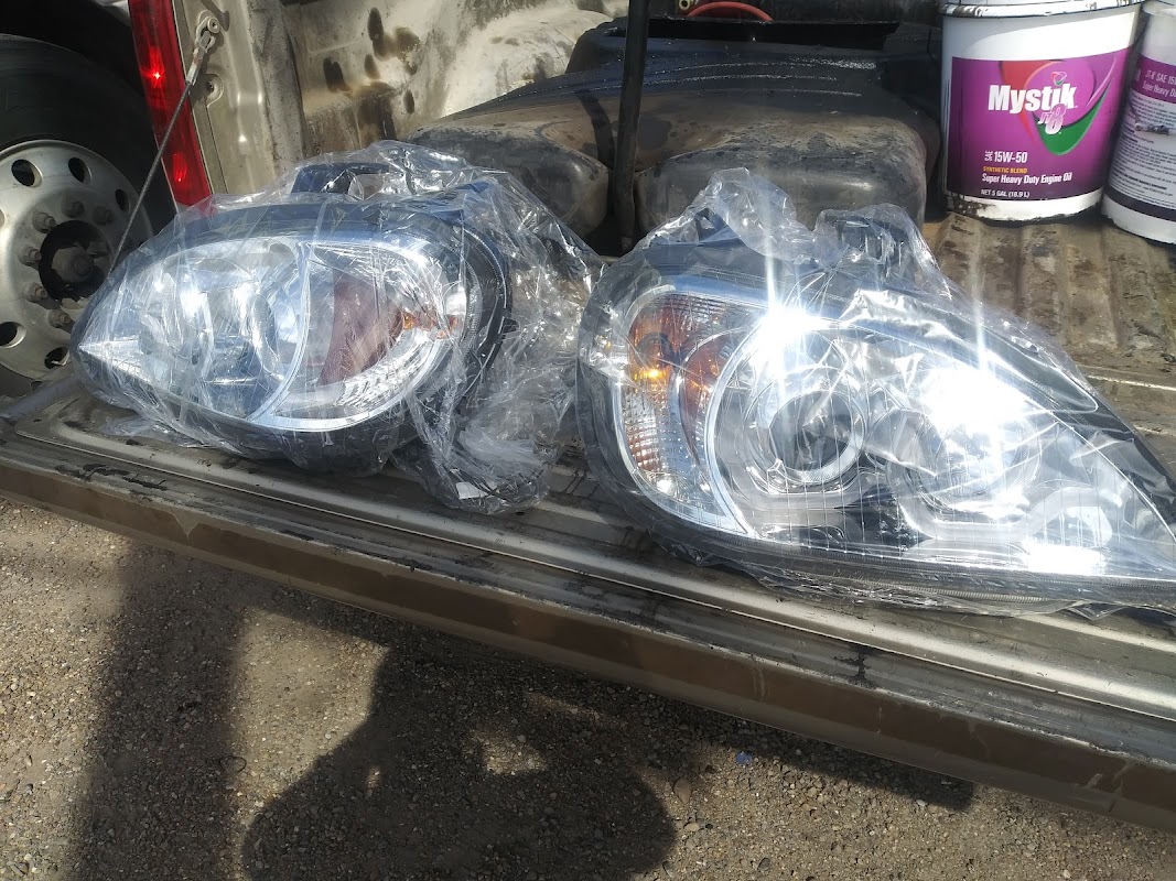 Truck repair at El Flaco